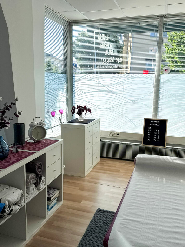 Kuva hierojan työtilasta.